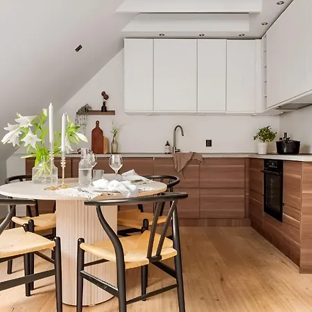 Cozy In Unique Atrium House At Nordnes Apartment