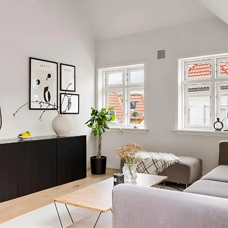 Apartment Cozy In Unique Atrium House At Nordnes Bergen